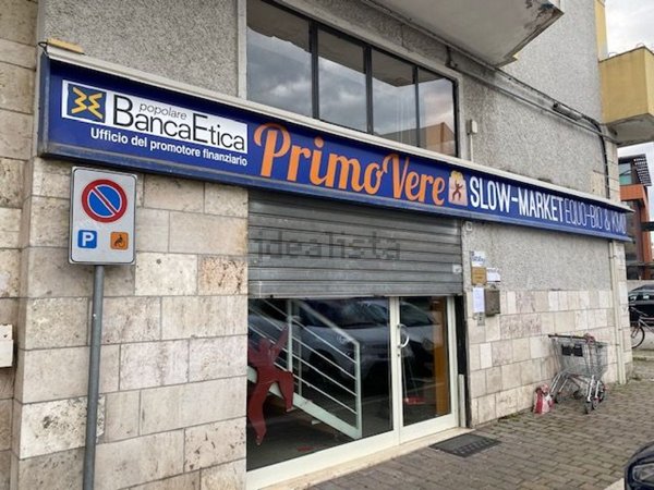 locale commerciale in vendita a Pescara in zona San Donato