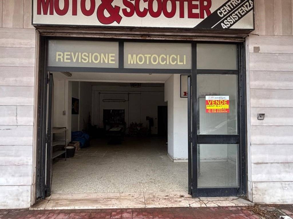 negozio in vendita a Pescara in zona Ospedale