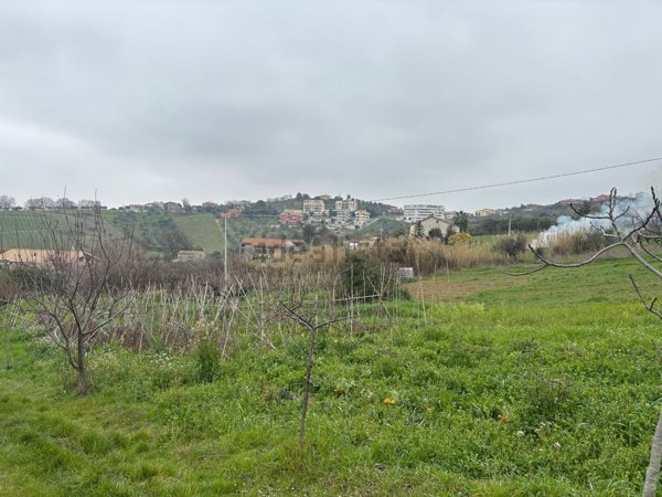 terreno edificabile in vendita a Pescara