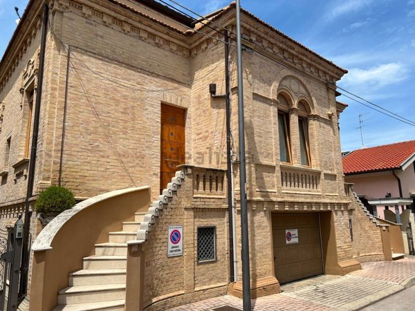 casa indipendente in vendita a Pescara