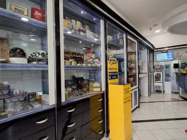 negozio in vendita a Pescara in zona Stadio