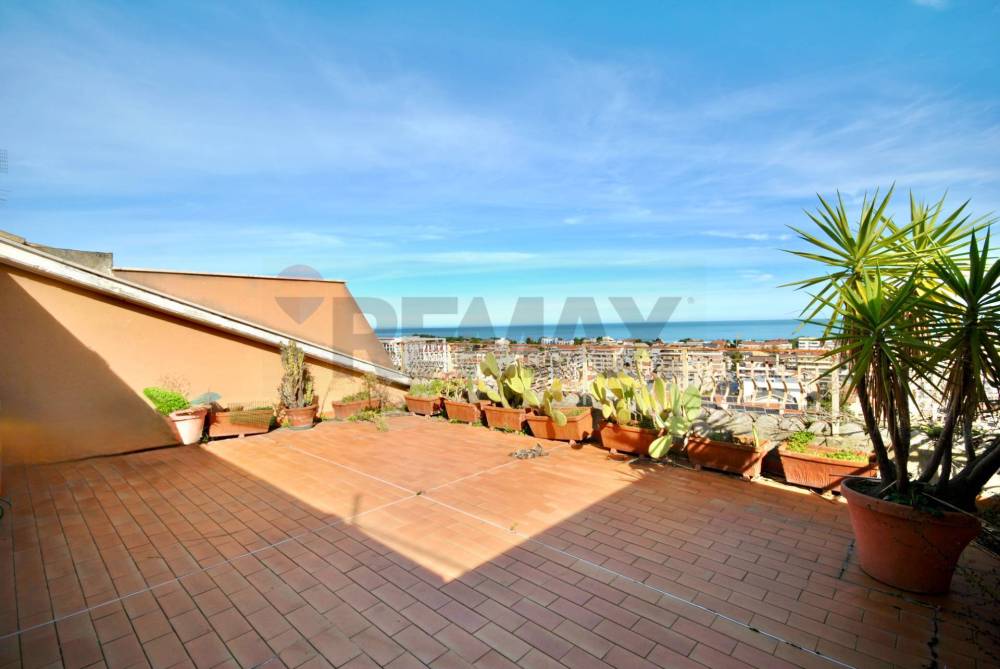 casa indipendente in vendita a Pescara in zona Castellammare