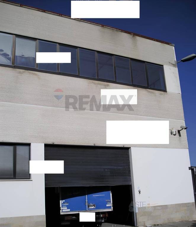 locale commerciale in vendita a Pescara