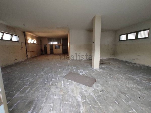 locale commerciale in vendita a Pescara