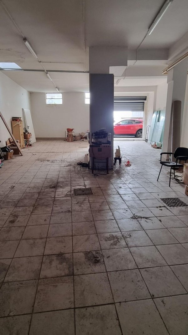 locale di sgombero in vendita a Pescara