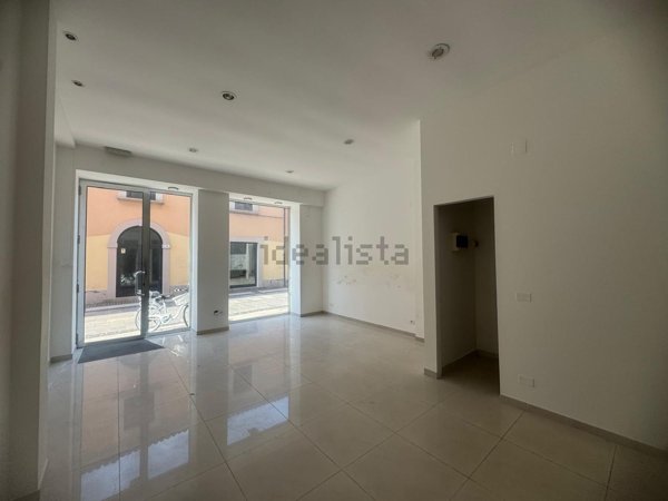 locale commerciale in vendita a Pescara in zona Centro Città