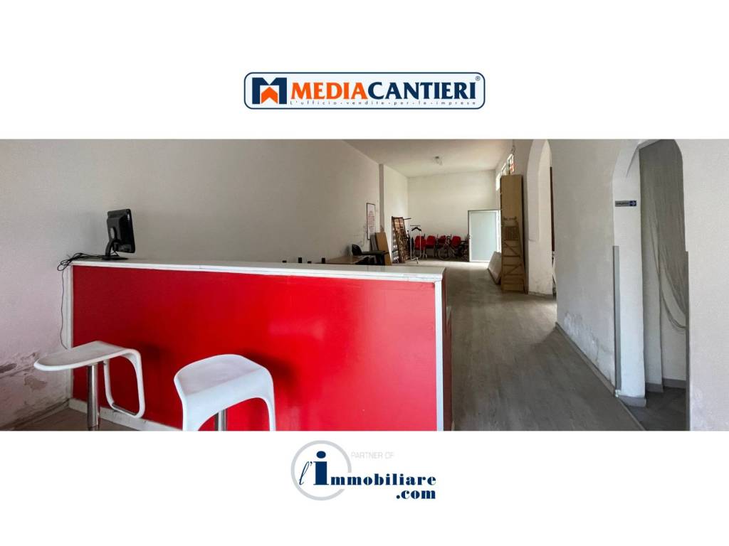 locale commerciale in vendita a Pescara in zona Ospedale