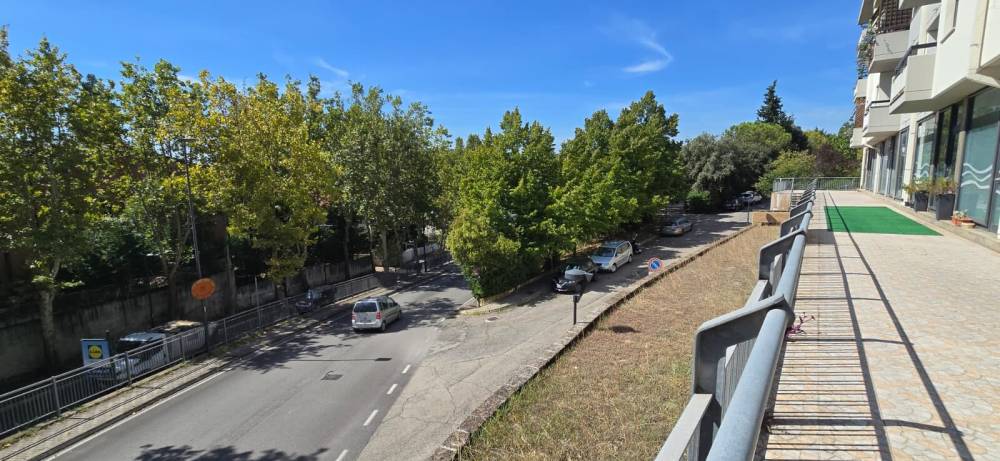 negozio in vendita a Pescara