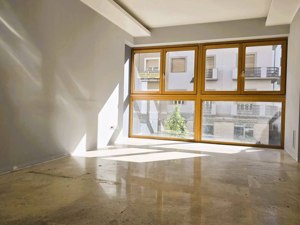 ufficio in vendita a Pescara in zona Centro Città