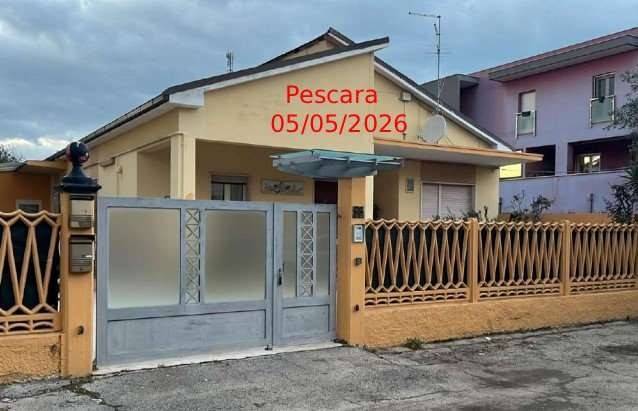 casa indipendente in vendita a Pescara in zona San Silvestro Spiaggia