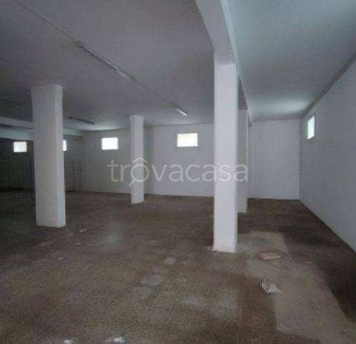 negozio in vendita a Pescara in zona Duca degli Abruzzi