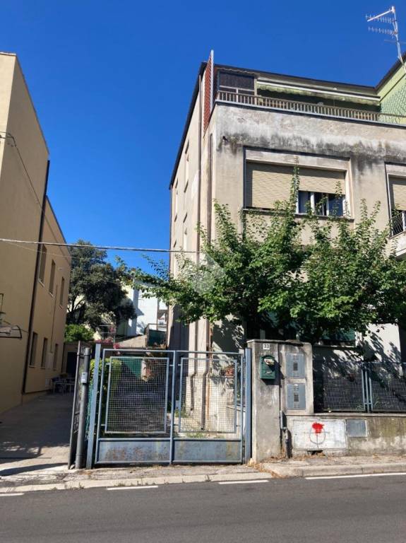 casa indipendente in vendita a Pescara