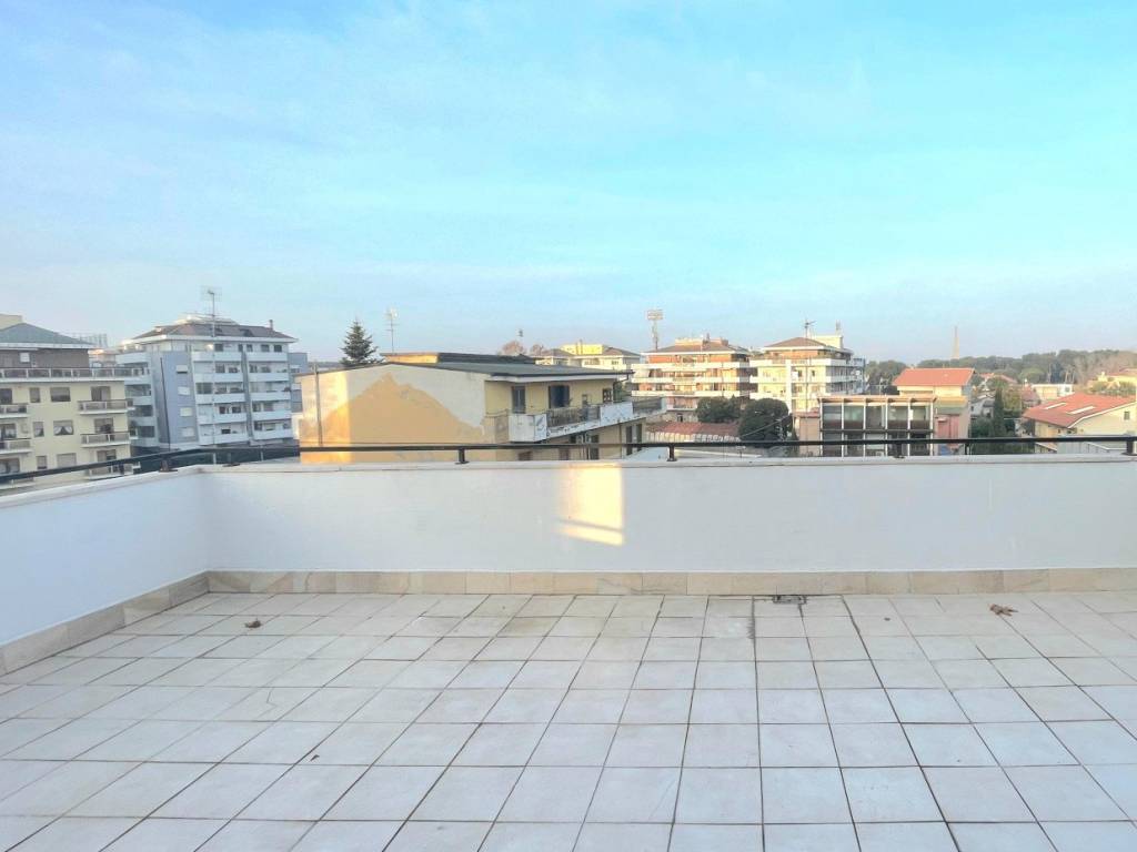 appartamento in vendita a Pescara in zona Pineta