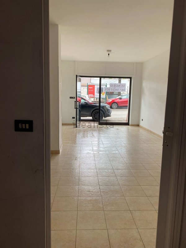 locale commerciale in vendita a Pescara