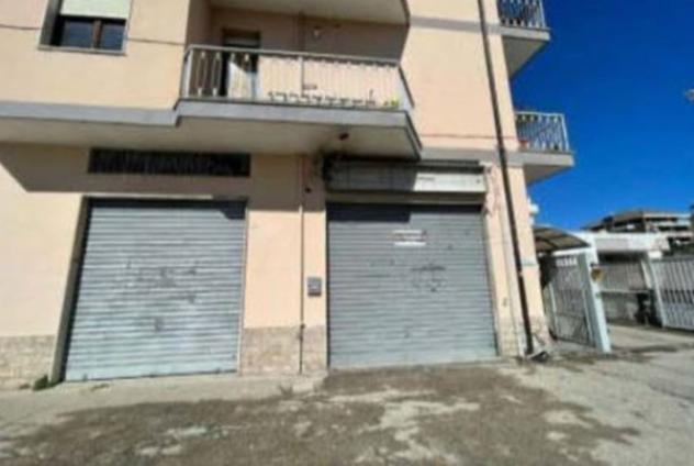 negozio in vendita a Pescara in zona Stadio