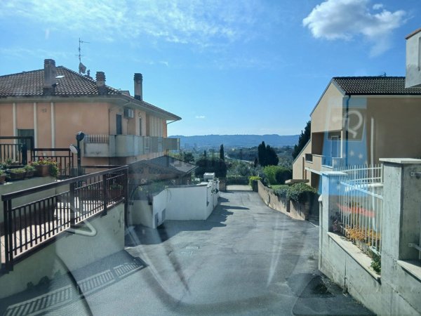 casa indipendente in vendita a Pescara in zona Colle Innamorati