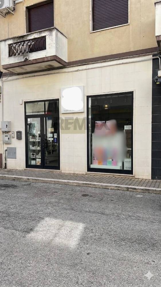 locale commerciale in vendita a Pescara in zona Centro Città