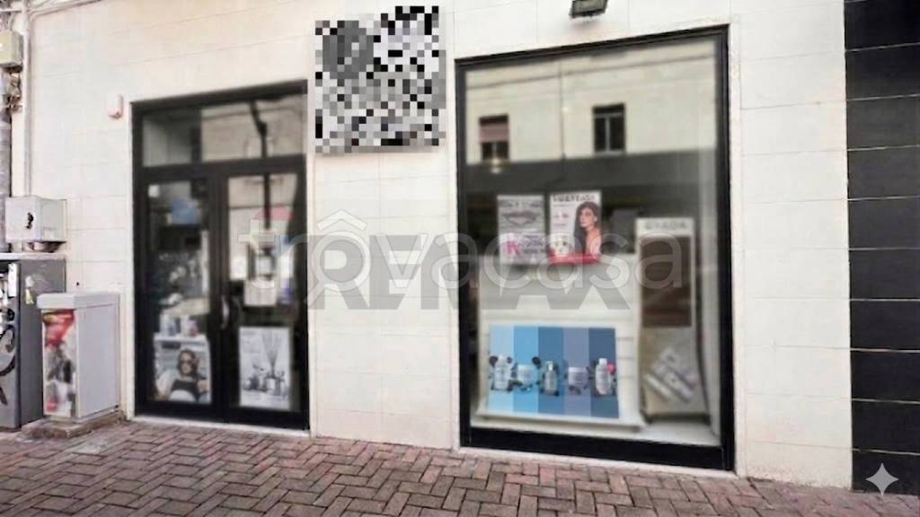 negozio in vendita a Pescara in zona Centro Città