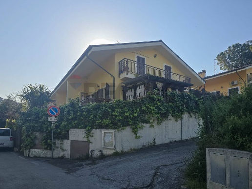 casa indipendente in vendita a Pescara in zona Pineta