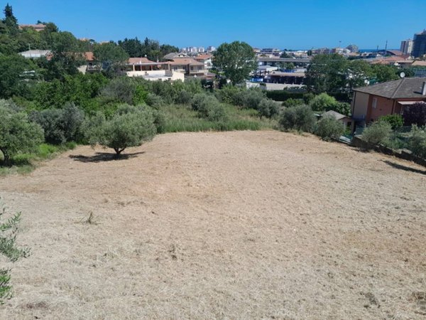 terreno edificabile in vendita a Pescara in zona Ospedale