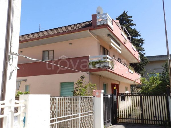 casa indipendente in vendita a Pescara in zona Centro Città