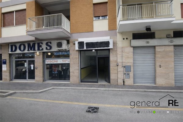 locale commerciale in vendita a Pescara in zona Centro Città
