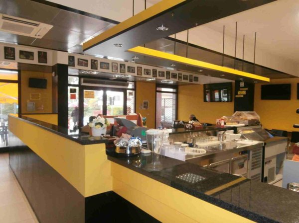 negozio in vendita a Pescara in zona Porta Nuova