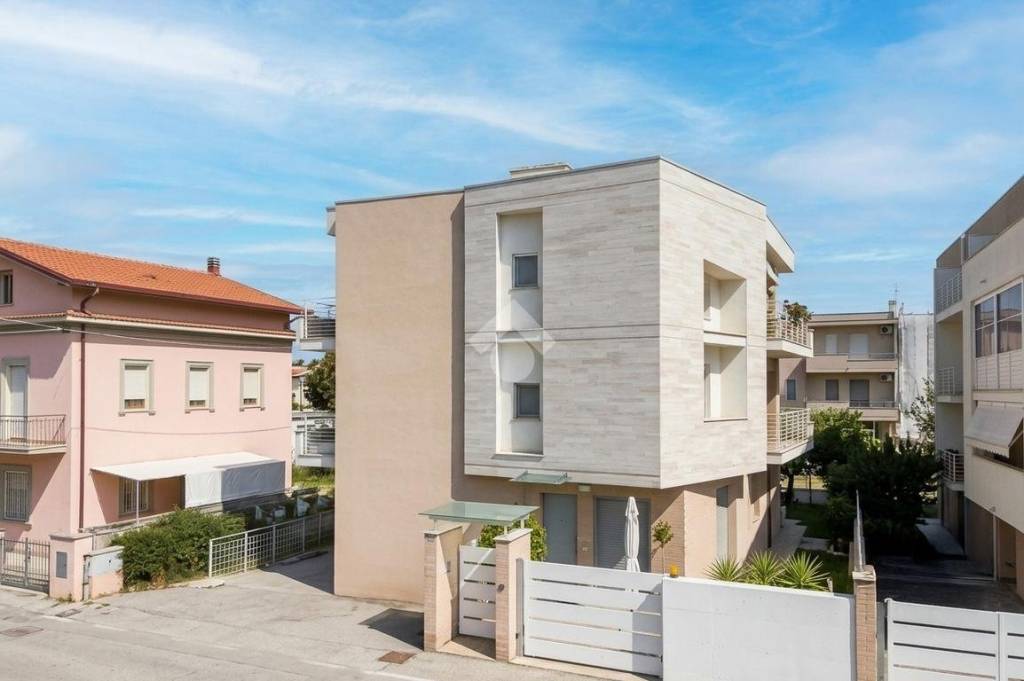 appartamento in vendita a Pescara in zona San Silvestro Spiaggia