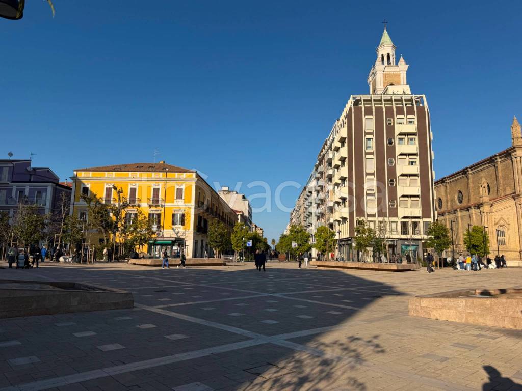 negozio in vendita a Pescara