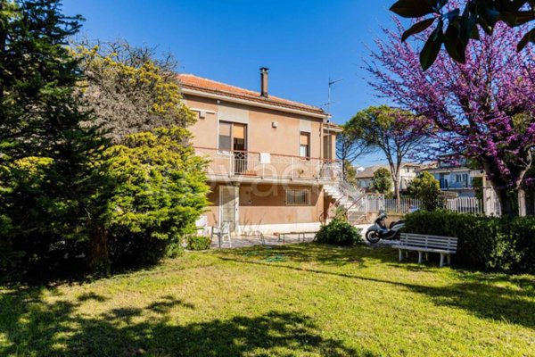 casa indipendente in vendita a Pescara