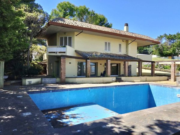 casa indipendente in vendita a Pescara in zona Pineta