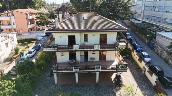 casa indipendente in vendita a Pescara in zona Colle Marino