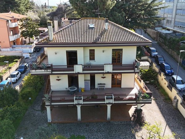 casa indipendente in vendita a Pescara in zona Colle Marino
