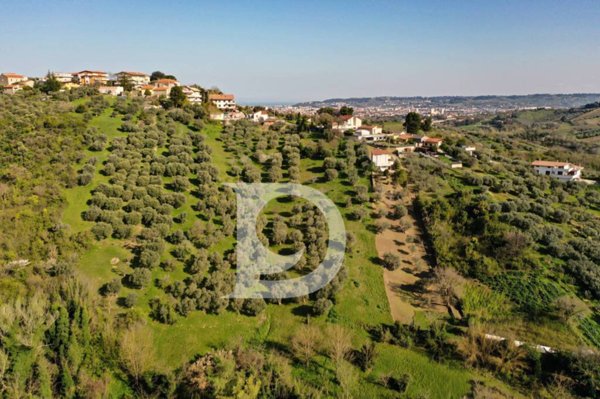 casa indipendente in vendita a Pescara in zona Colle Innamorati