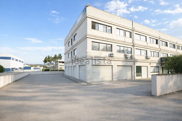 ufficio in vendita a Pescara