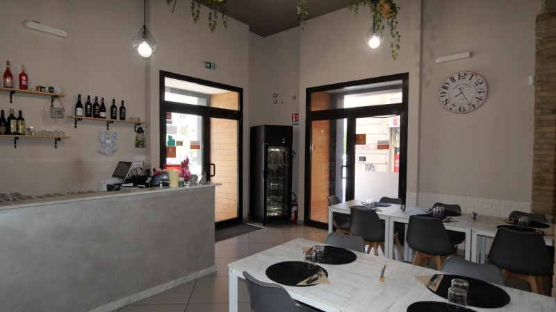 negozio in vendita a Pescara in zona Porta Nuova