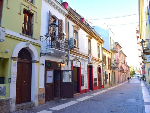 negozio in vendita a Pescara in zona Porta Nuova