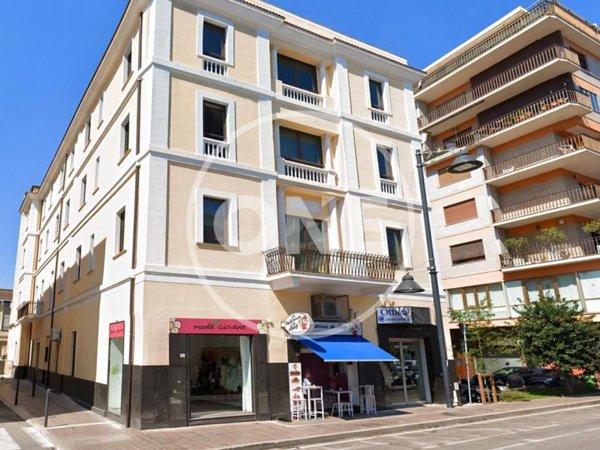 negozio in vendita a Pescara