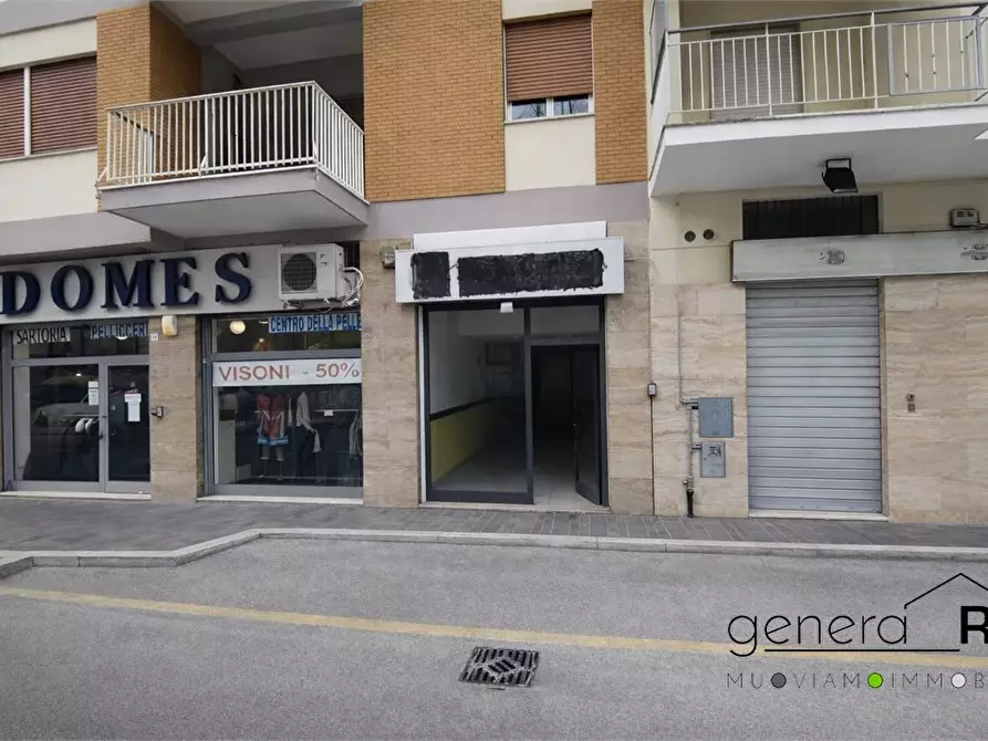 locale commerciale in vendita a Pescara in zona Centro Città