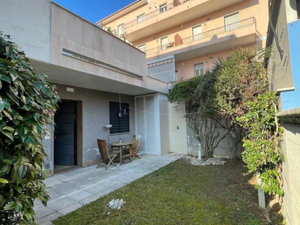 appartamento in vendita a Pescara in zona Porta Nuova