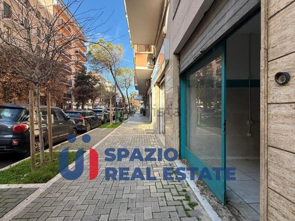 locale commerciale in vendita a Pescara in zona Stadio