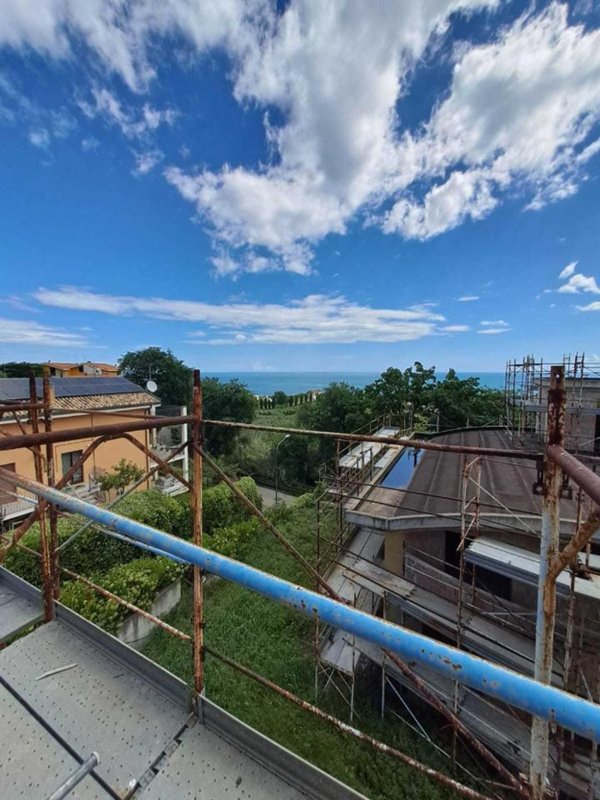 casa indipendente in vendita a Pescara in zona Ospedale