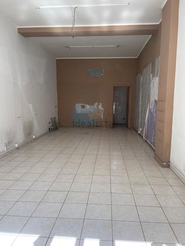 locale commerciale in vendita a Pescara in zona Ospedale