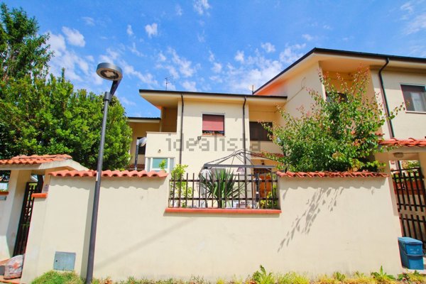 casa indipendente in vendita a Pescara in zona Ospedale