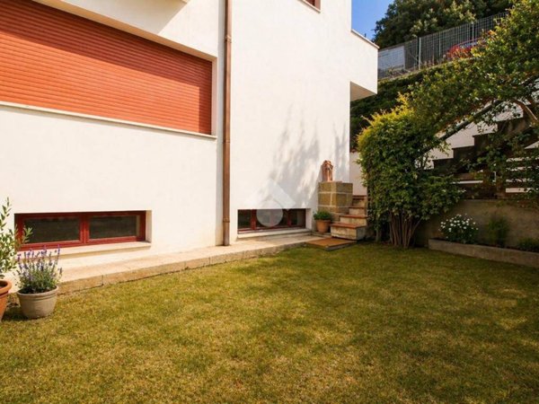 casa indipendente in vendita a Pescara in zona Colle Scorrano