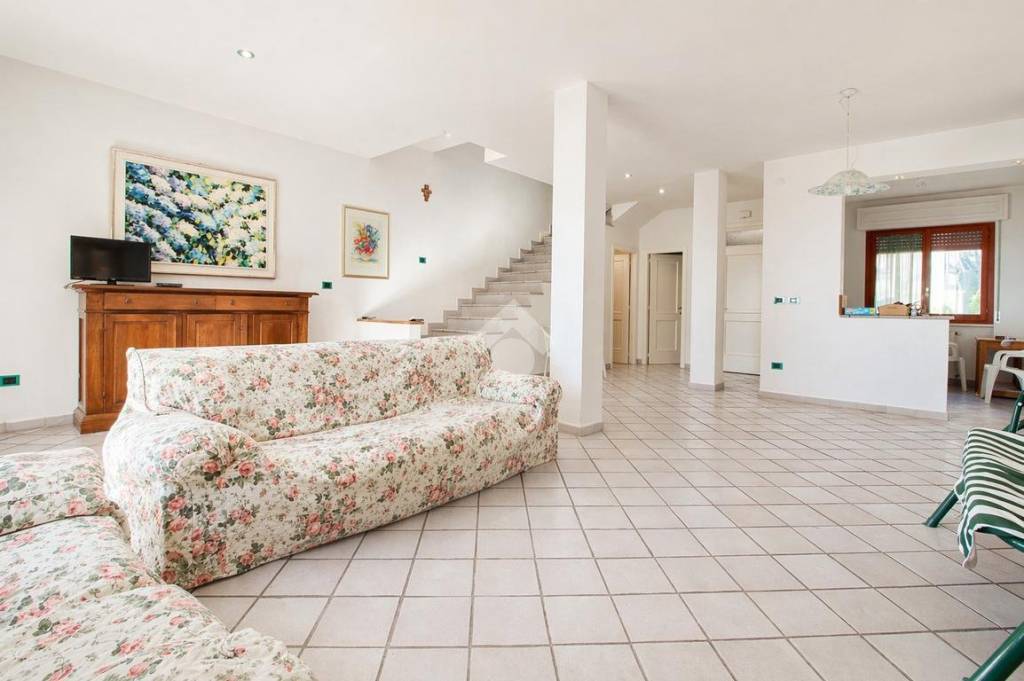 casa indipendente in vendita a Pescara in zona Colle Scorrano