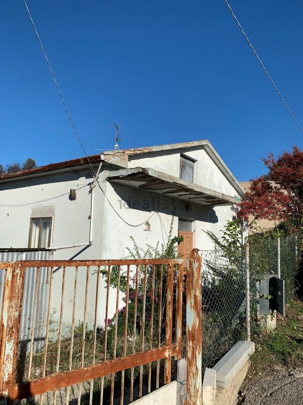 casa indipendente in vendita a Pescara in zona Porta Nuova