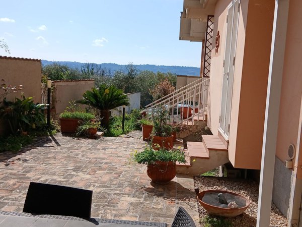 casa indipendente in vendita a Pescara in zona Colle Innamorati