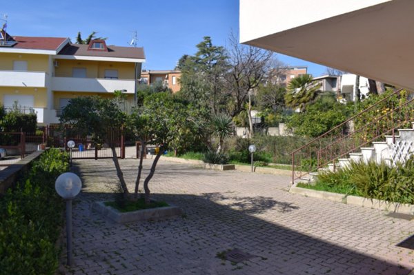 casa indipendente in vendita a Pescara in zona Colle Marino