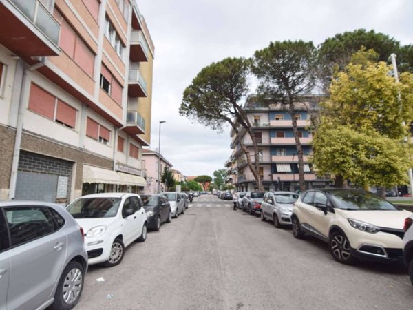 negozio in vendita a Pescara in zona Ospedale